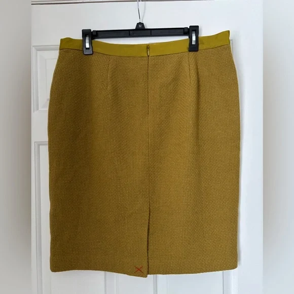 Boden Notre Dame Textured Citronelle Pencil Skirt - Picture 3 of 10